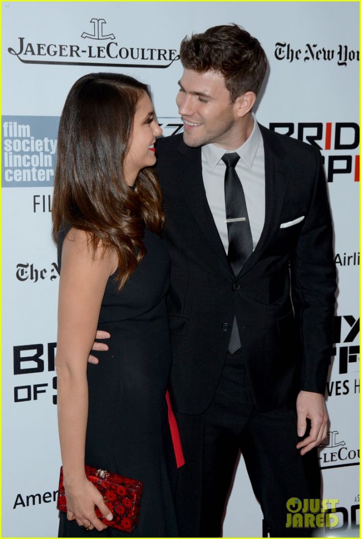 Austin Stowell