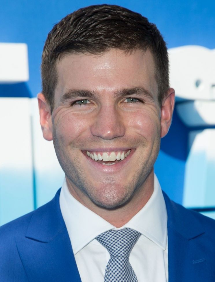 Austin Stowell