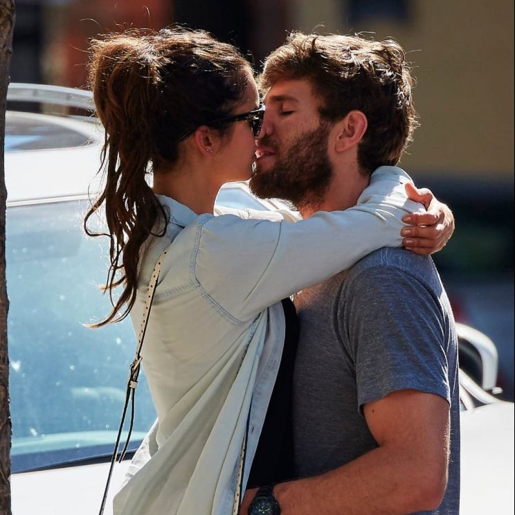 Pictures of Austin Stowell