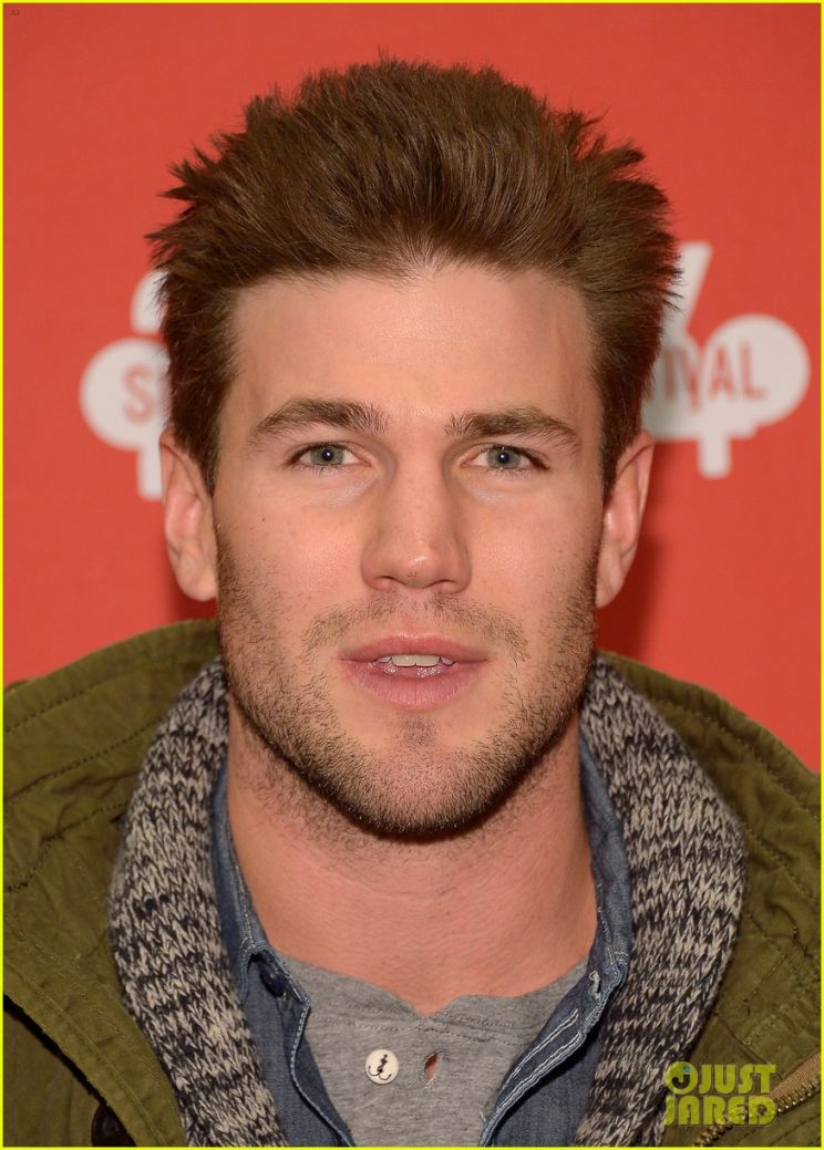 Austin Stowell