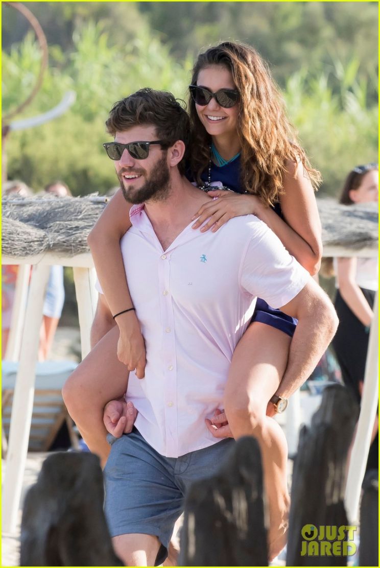 Austin Stowell