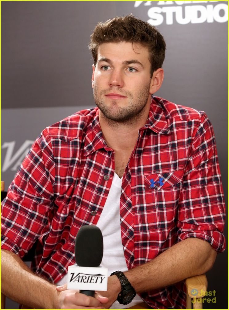 Austin Stowell