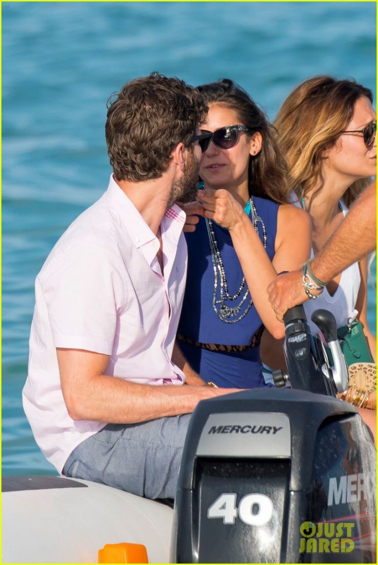 Austin Stowell