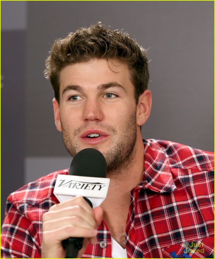 Austin Stowell