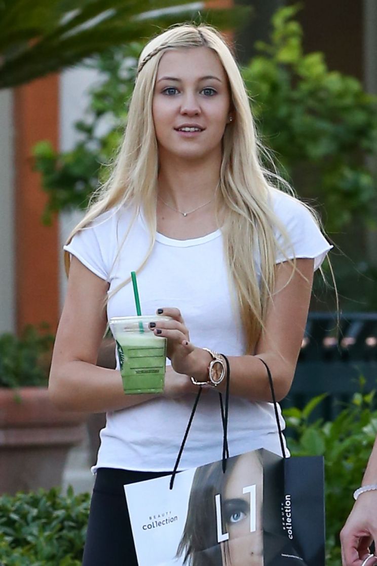 Ava Sambora