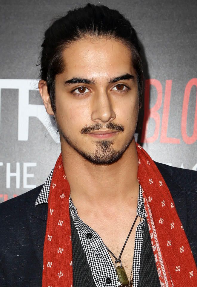 Pictures of Avan Jogia