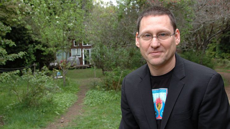 Avi Lewis