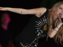 Avril Lavigne #329244 picture (Landscape Medium)