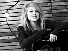 Avril Lavigne #329245 picture (Landscape Medium)