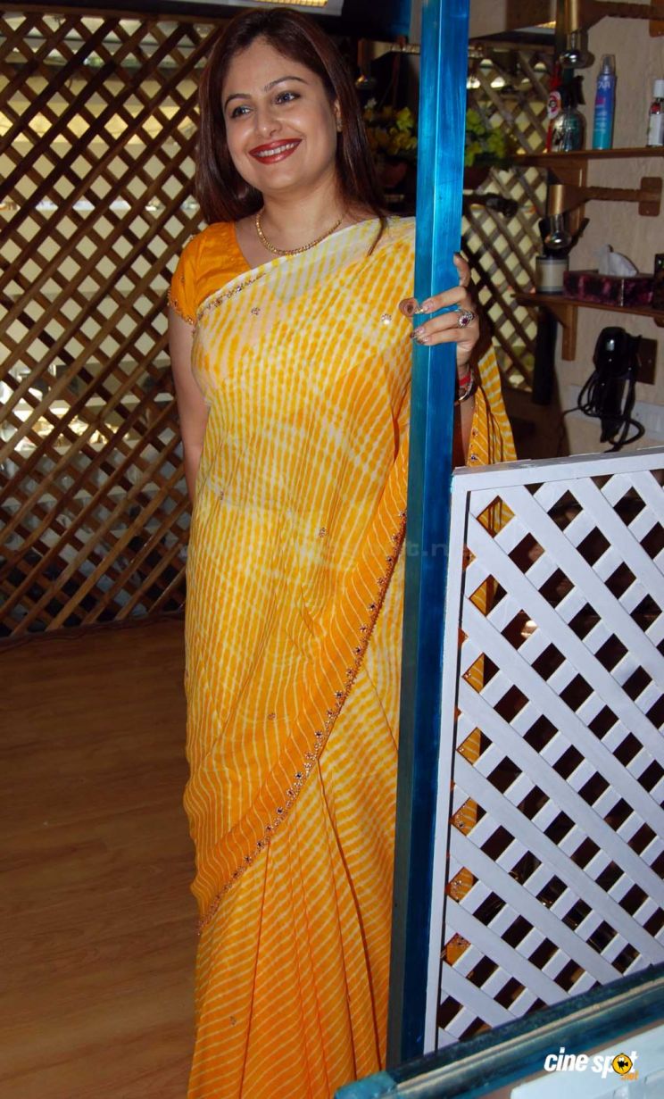 Ayesha Jhulka