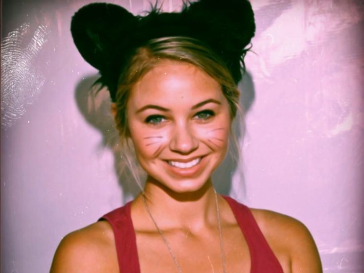Ayla Kell
