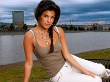 Aylar Lie