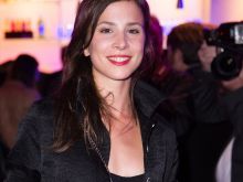 Aylin Tezel #860095 picture (Landscape Medium)