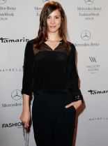 Aylin Tezel #860088 picture (Portrait Medium)