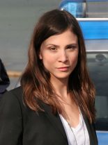 Aylin Tezel #860089 picture (Portrait Medium)