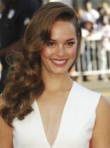 Bailey Noble #570784 picture (Portrait Medium)