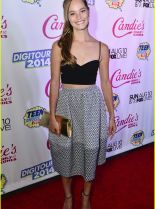 Bailey Noble #570805 picture (Portrait Medium)