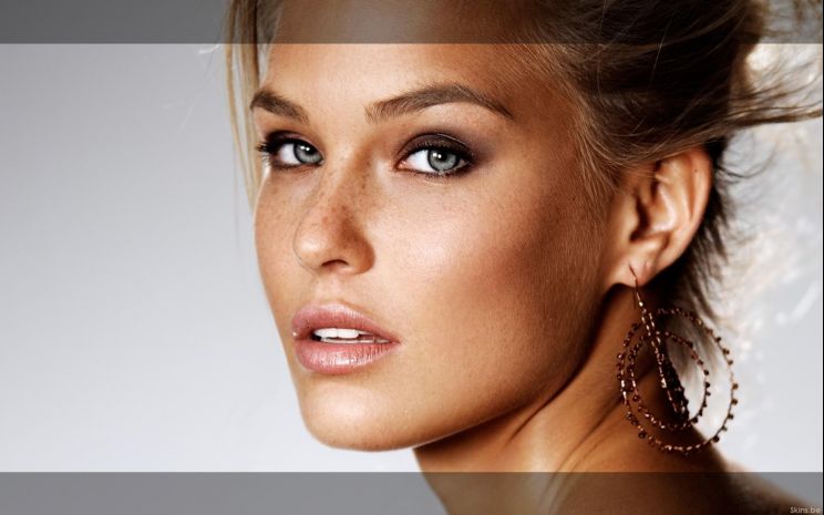 Bar Refaeli