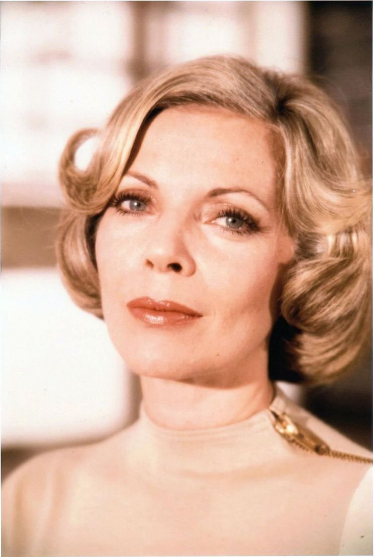 Barbara Bain