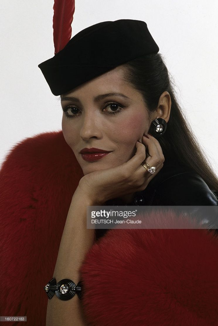 Barbara Carrera