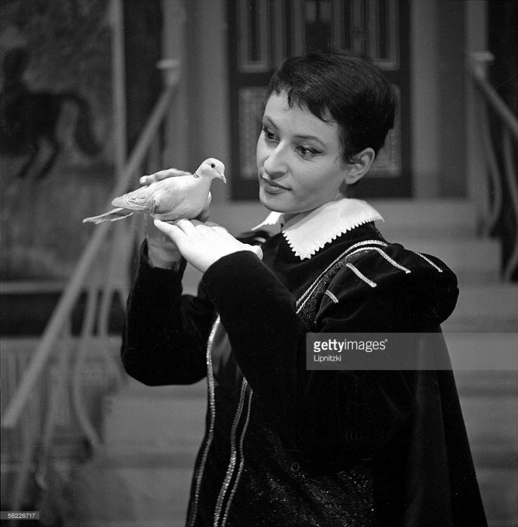 Barbara Singer