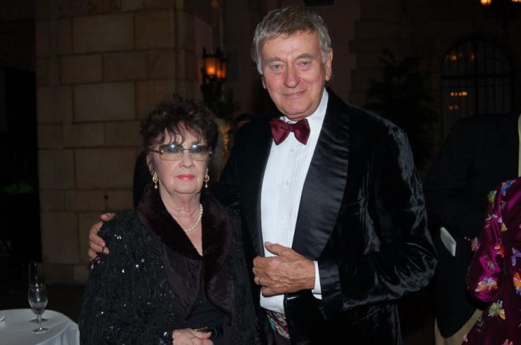 Barrie Ingham