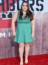 Beanie Feldstein