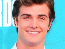 Beau Mirchoff #235150 picture (Landscape Medium)