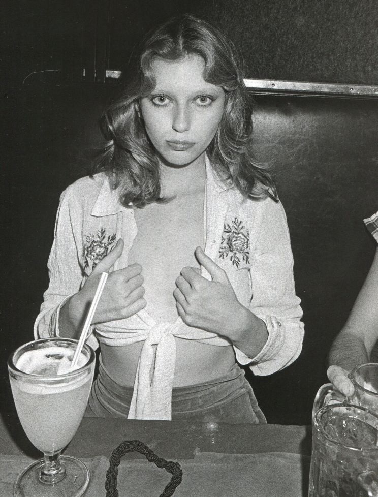 Bebe Buell