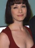 Bebe Neuwirth