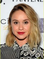 Becca Tobin #496198 picture (Portrait Medium)