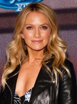 Becki Newton photo