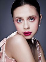 Bel Powley