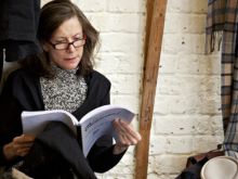 Belinda Lang photo