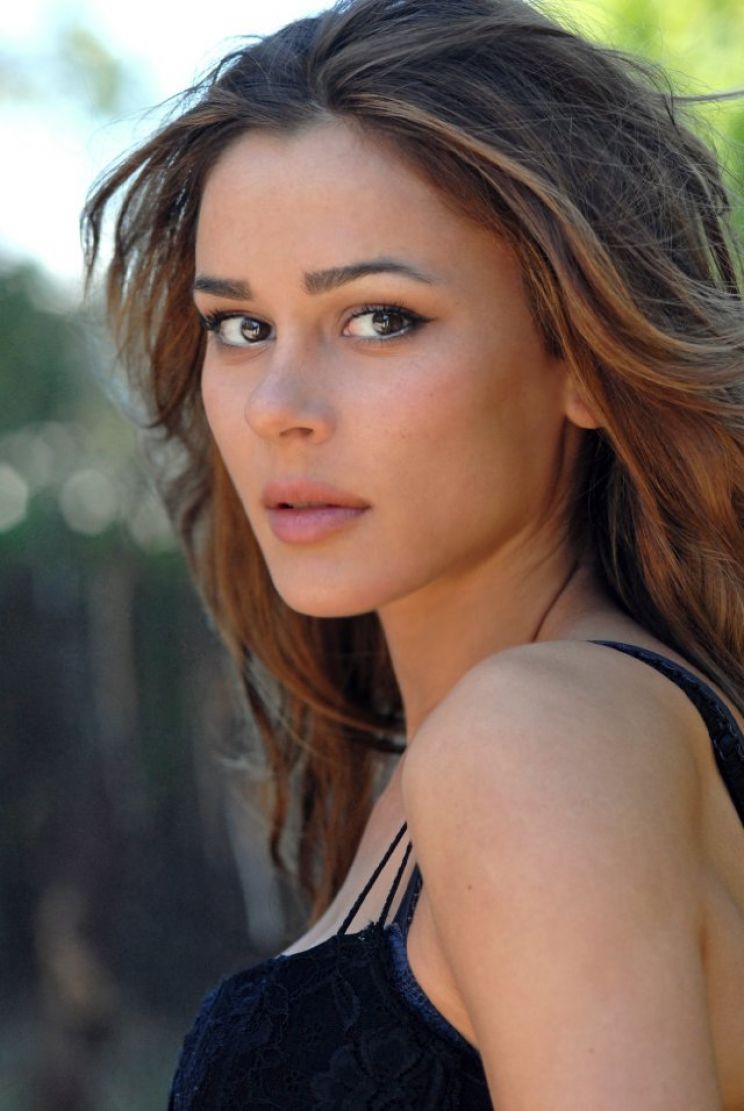 Bella Dayne