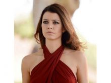 Beren Saat photo