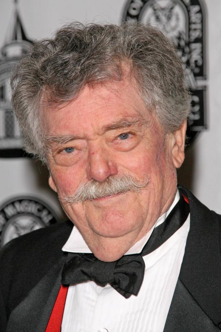 Bernard Fox