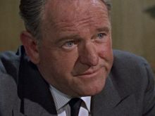 Bernard Lee