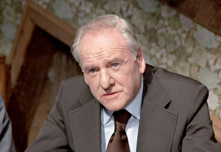 Bernard Lee