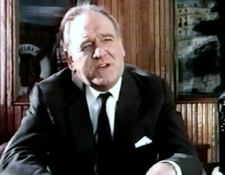 Bernard Lee