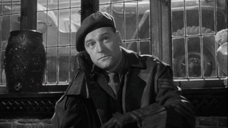 Bernard Lee