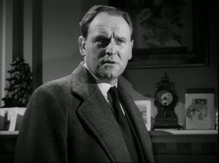 Bernard Lee