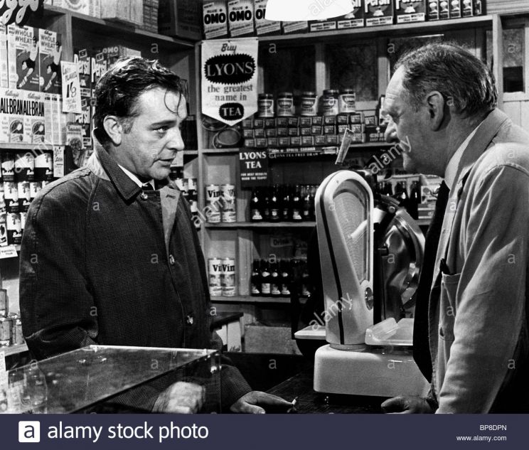 Bernard Lee