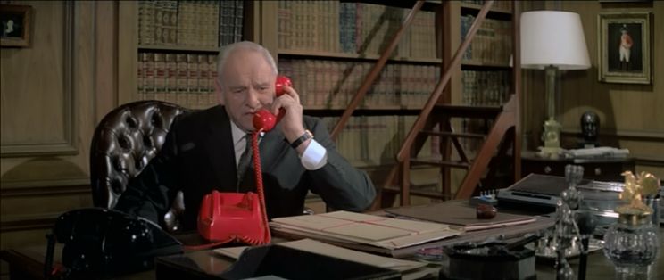 Bernard Lee