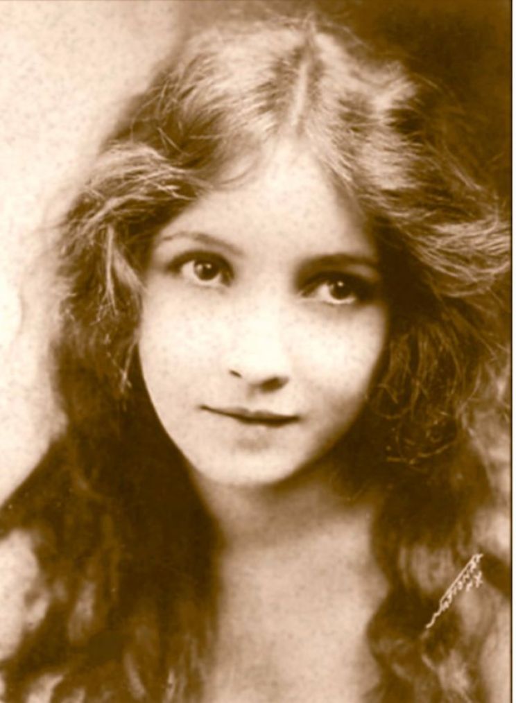 Bessie Love