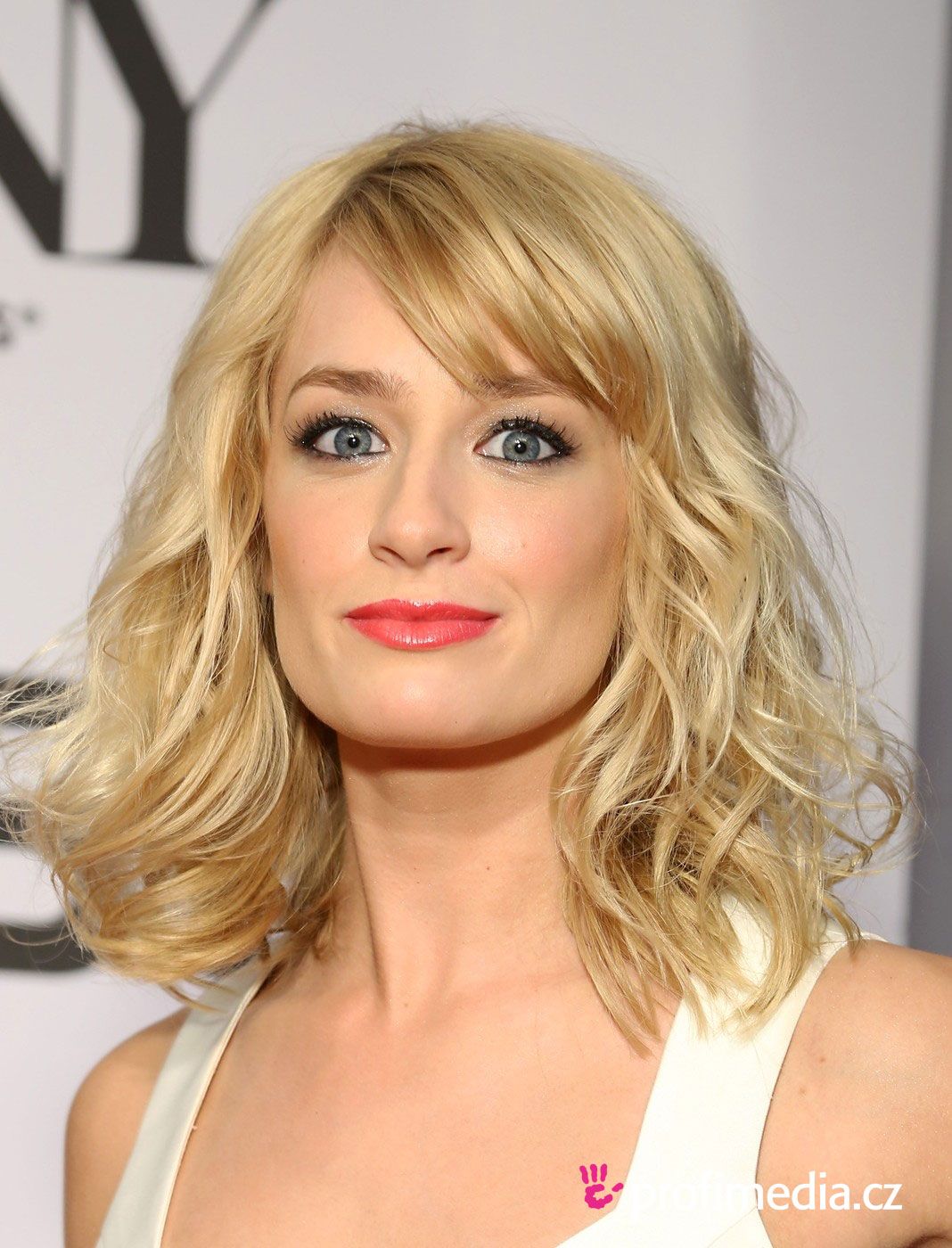 Pictures of Beth Behrs