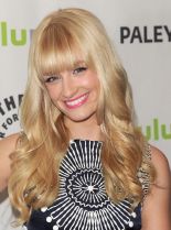 Beth Behrs photo