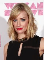 Beth Behrs photo