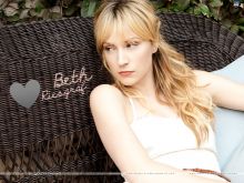 Beth Riesgraf