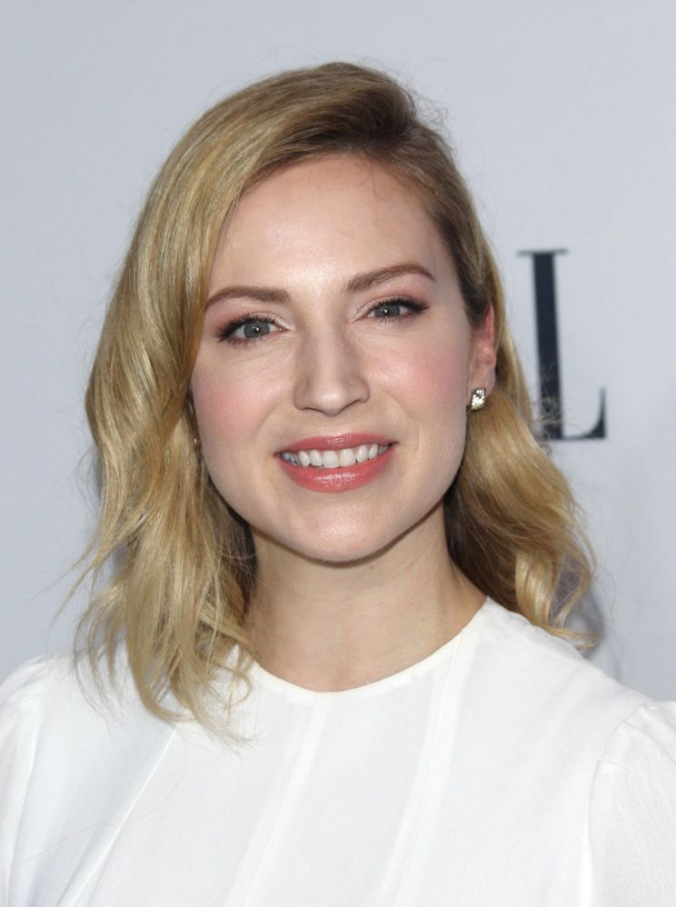 Beth Riesgraf